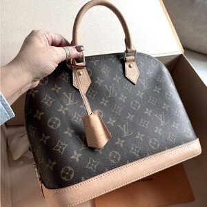 Like New Louis Vuitton Alma PM